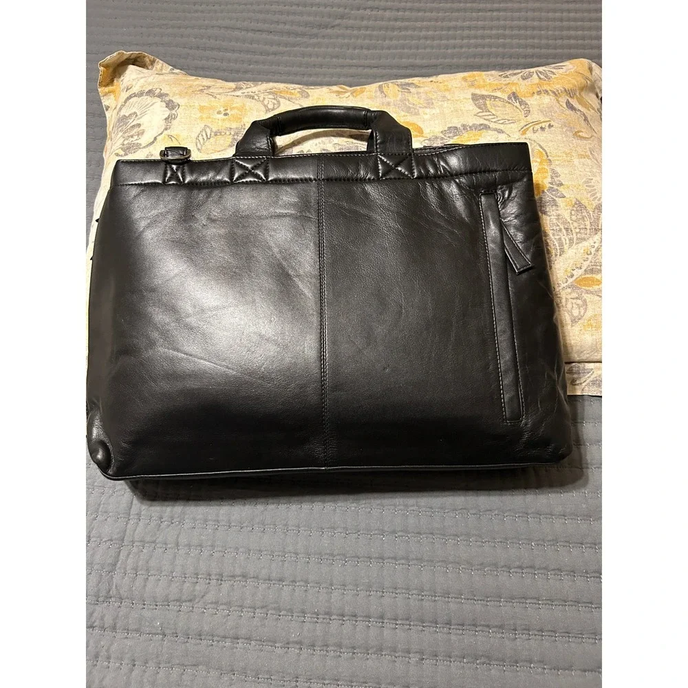 Winn International Black Leather Briefcase Laptop Bag Style 5428‎ NWT